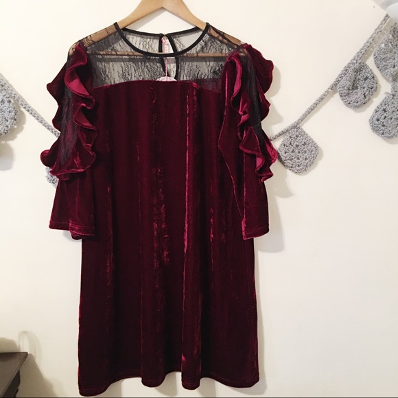 Umgee Dresses & Skirts - NWT Umgee Velvet Dress - L